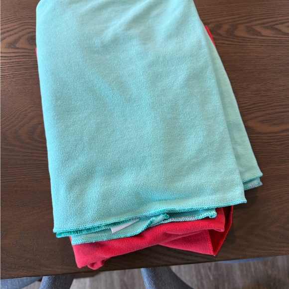 Manduka eQua Yoga Mat Towels - Picture 2 of 4